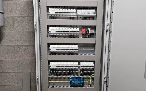 Distribution board with KNX modules
