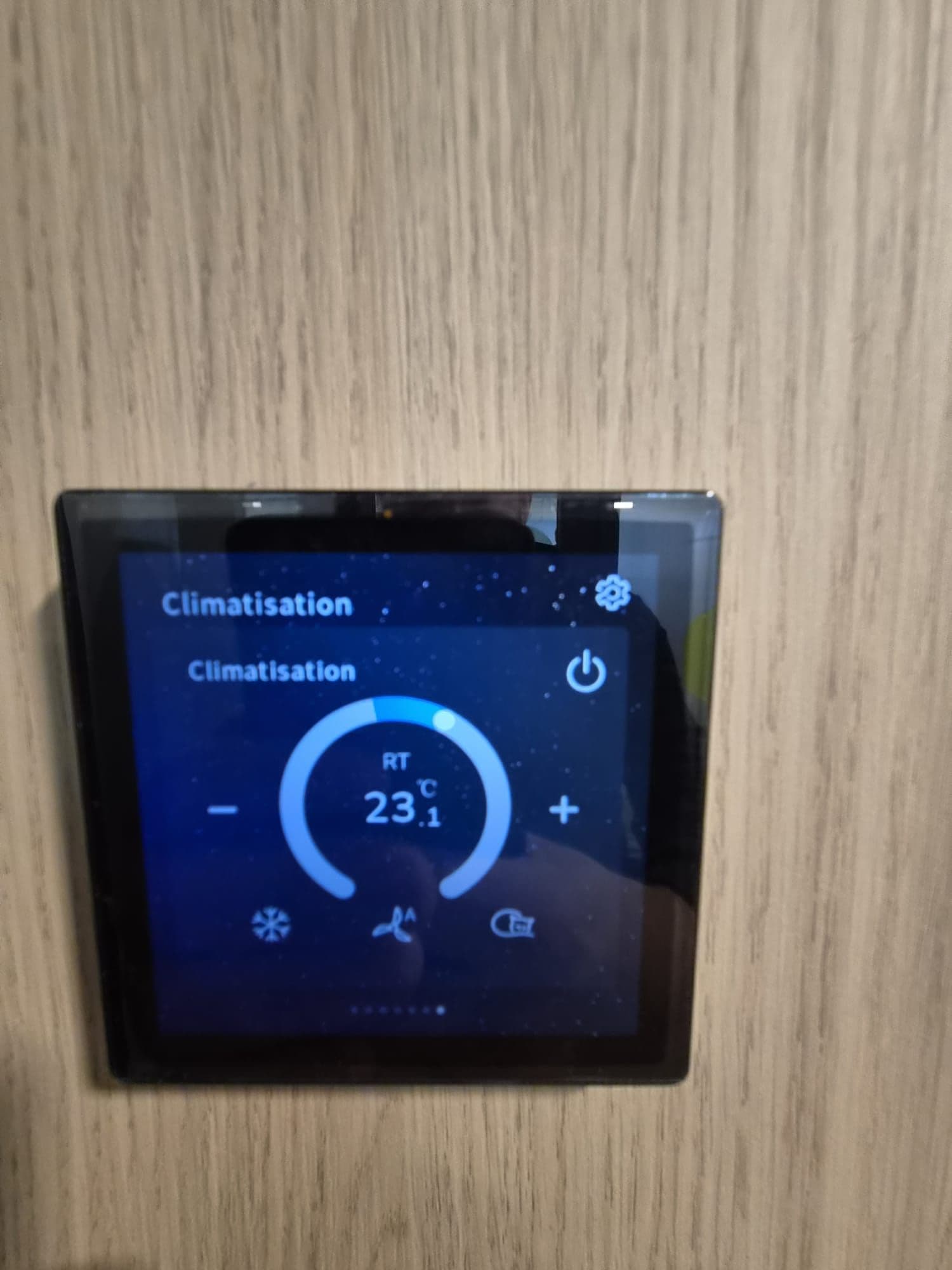 KNX-Touchscreen zur Klimasteuerung